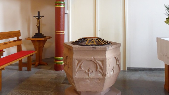 Ev. Kirche Lauter, Taufstein