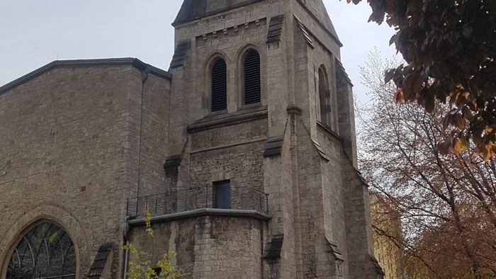 Epiphaniaskirche (Holzhausenstraße/Ecke Oeder Weg)