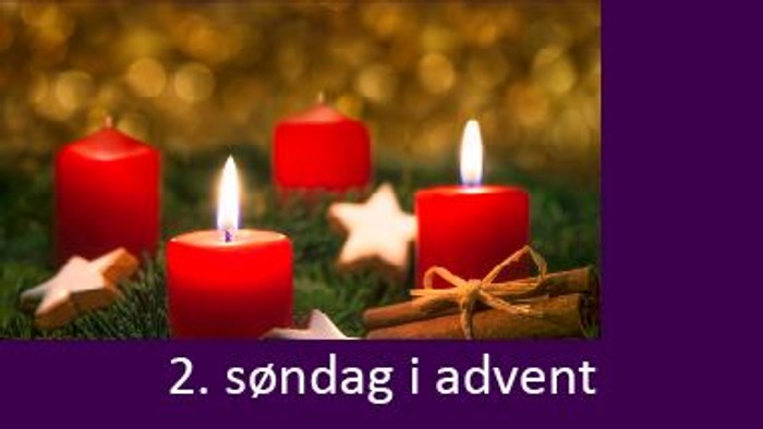 Fire røde lys og stjerner til advent