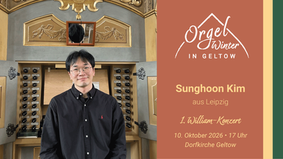 der Organist Sunghoon Kim vor einer Orgel, rechts daneben das Logo des Orgelwinters