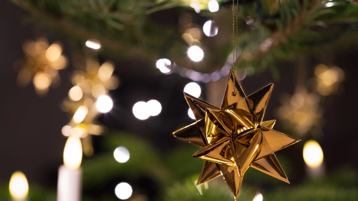 Julestjerne på juletræ