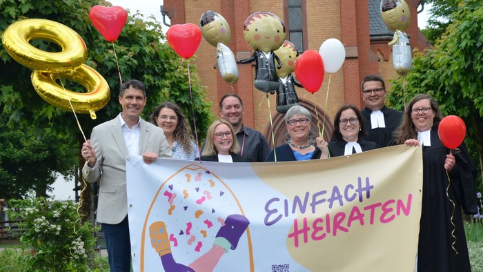 Pfarrerinnen und Pfarrer freuen sich mit Gemeindepädagoginnen und -pädagogen aus den sechs Nachbarschaftsräumen im Evangelischen Dekanat Dreieich-Rodgau auf die Aktion