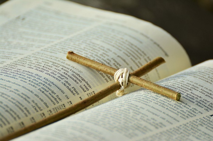 bible-2167776_1280.jpg