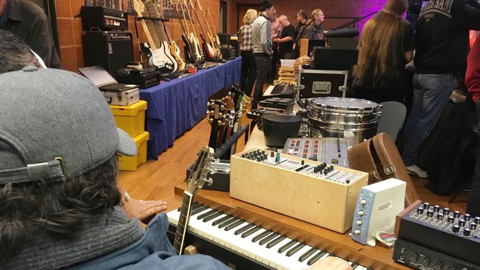 Musikflohmarkt zum Kauf und Verkauf von gebrauchten Instrumenten aus aller Welt.