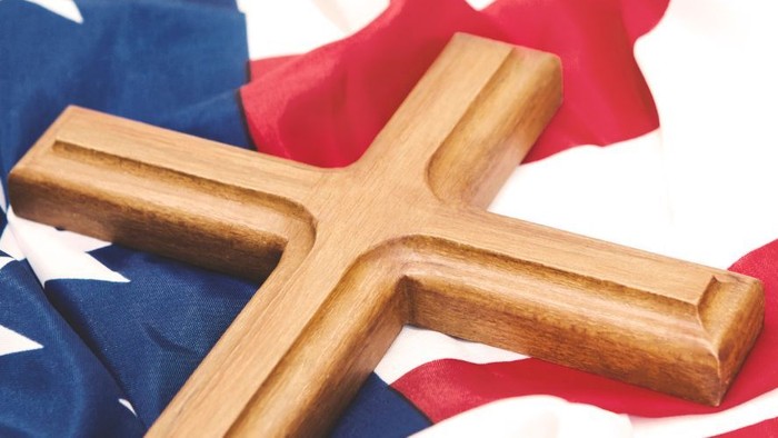 Kreuz auf amerikanischer Flagge