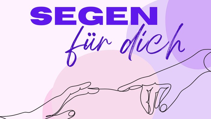 Die moderne, reduzierte Grafik greift das Thema Segen und menschliche Nähe auf. Zwei filigran gezeichnete Hände strecken sich einander entgegen und erinnern an Berührung, Zuwendung und Verbundenheit. Die violette Farbgestaltung wirkt freundlich und ruhig,