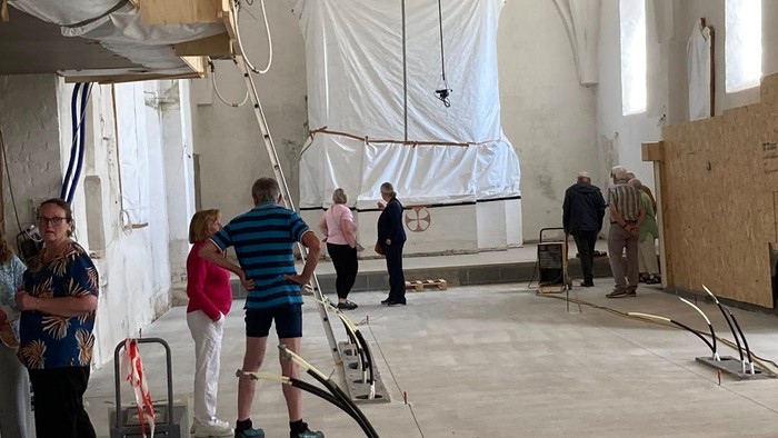 Dronninglund kirke invendig efter støbning af gulv.
