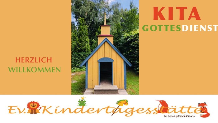 Herzlich willkommen in der Kita Gottesdienst, mit einem charmanten kleinen Kirchengebäude im Hintergrund