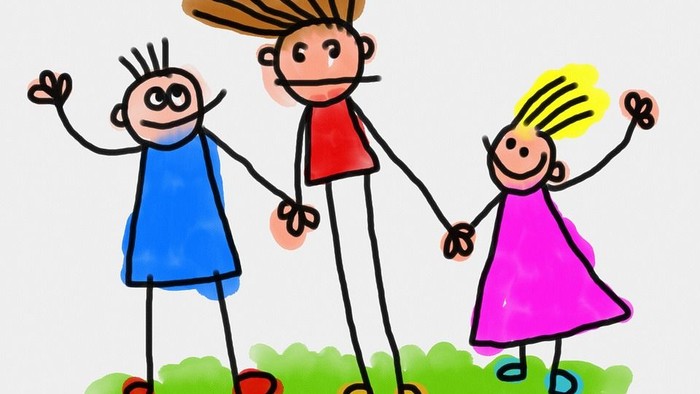 Drei fröhliche Kinder halten sich an den Händen