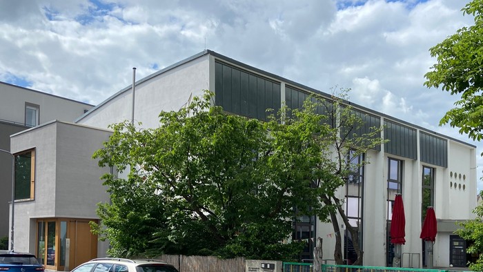Bild des Gemeindehaus der Hanna-Gemeinde in Frankfurt Eckenheim in der Feldscheidenstraße.