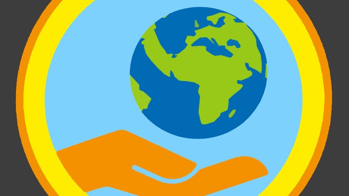 Eine von Händen gehaltene Erdkugel, die Umweltfürsorge und globalen Schutz symbolisiert.