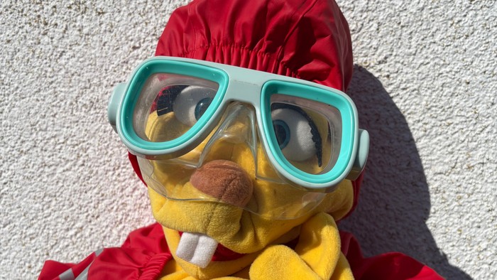Charlotte mit Taucherbrille