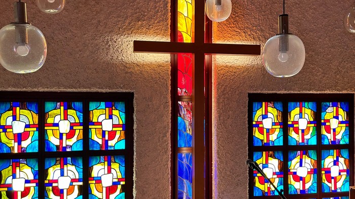 Der Altar im Andachtsraum des Bethesda Seniorenzentrums