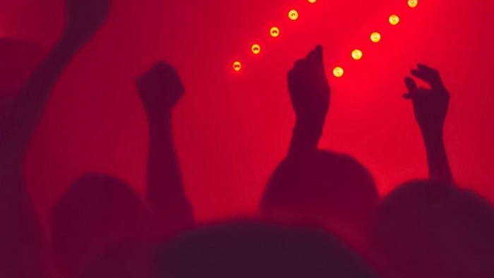 Konfi Throwback Party am 8. Mai 2024, Einlass 18:00 Uhr, Dresscode: schicker Partylook, mit Konfirmanden-Gruppen aus verschiedenen Kirchen