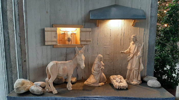 Besuchen Sie die Weihnachtskrippe auf dem Hauptfriedhof Neureut (immer an den Adventssonntagen)!