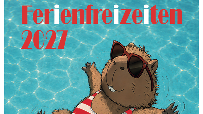 Ein Cartoon-Biber in Badehose liegt entspannt in einem Pool unter dem Urlaubsplakat „Ferienfreizeiten 2021“.