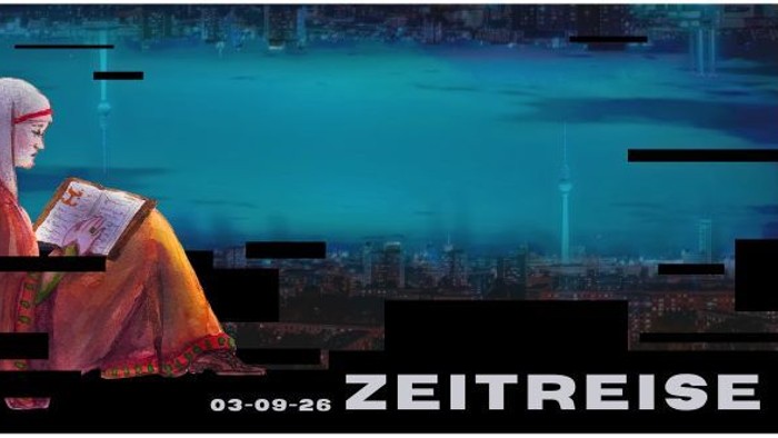 Eine futuristische Figur liest ein Buch vor einer Stadtkulisse unter den „Zeitreise“-Veranstaltungsdaten 03-09-26.