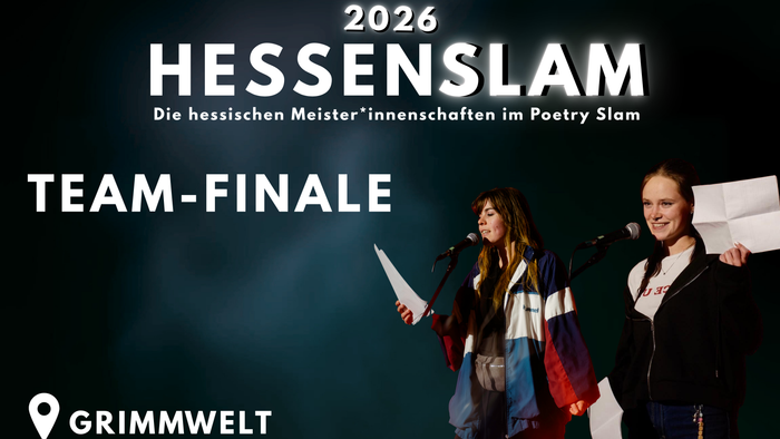 Hessenslam team Finale. Zwei Personen stehen am Mikrofon und lesen von einem Buch ab