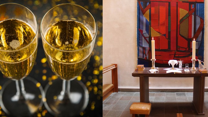Billede af tre vinglas med vin og en maleri på væg
