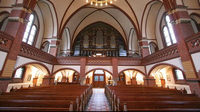 Auenkirche-innen