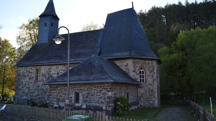 Die Dalwigksthaler Kirche von Nordwesten