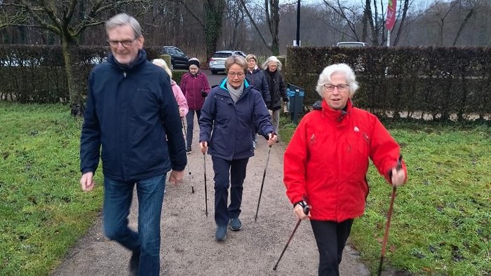 Die Walkinggruppe im Park