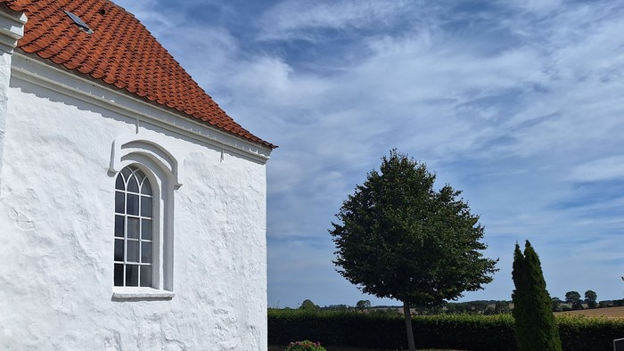 Skjørring kirke ude