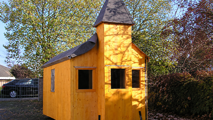 Schäferkarren mit Glockenturm aus Holz