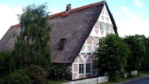 "Altes Land". Literatur-Café zu einem Werk von Dörte Hansen