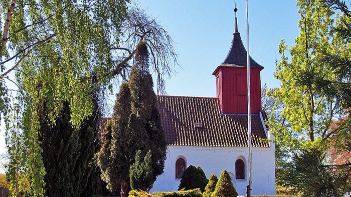 Kornerup Kirke - sommer
