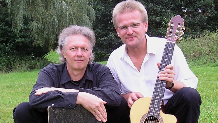 Diplompädagoge Wolfgang Prieß und Pfarrer Ralf Grombacher bilden das Liedermacher-Duo Sternenstaub