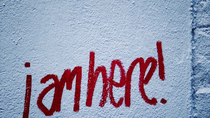 Rote Graffiti-Schriftzug