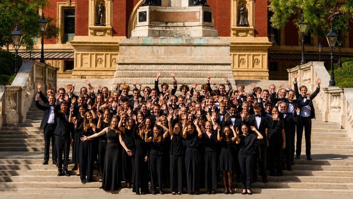 Das Foto zeigt die Junge Bläserphilharmonie NRW