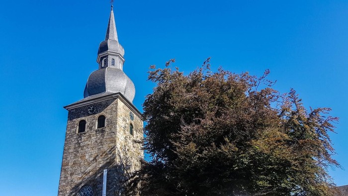 Bild der Zwiebelturmkirche in Sprockhövel