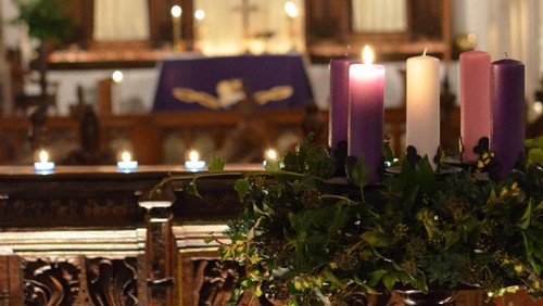 Advent Candlelit Carol Service