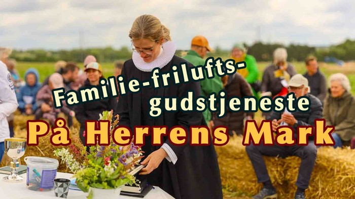 Udendørs familiegudstjeneste med høballer og blomster, mærket