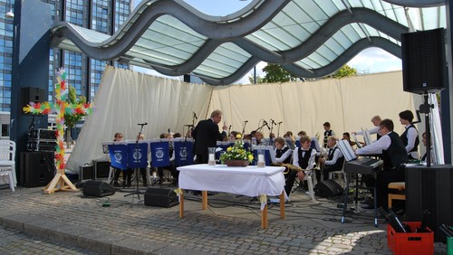 Torvegudstjeneste 12. s. e. trin. med sang og musik på scenen fra kl. 13.45