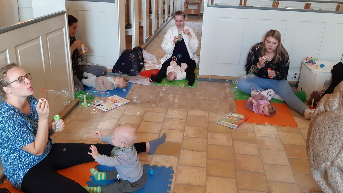 Babysalmesang i Nørre Snede kirke