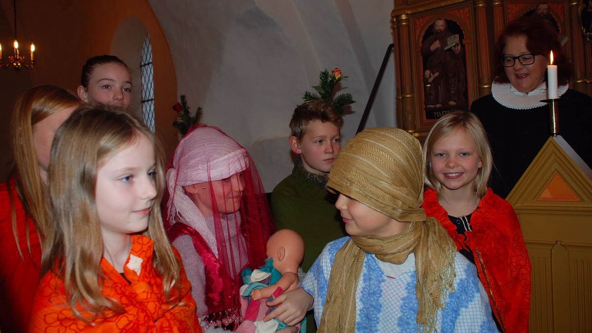 Gudstjeneste med Krybbespil