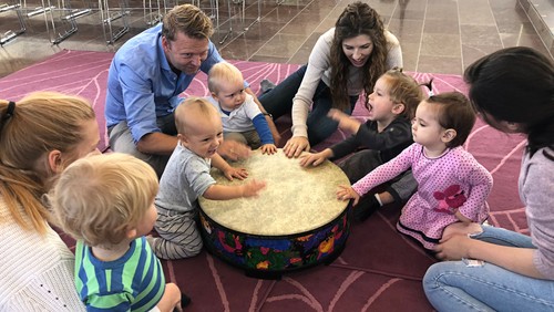 Rytmik og salmer, musikalsk legestue for for 1-6 årige