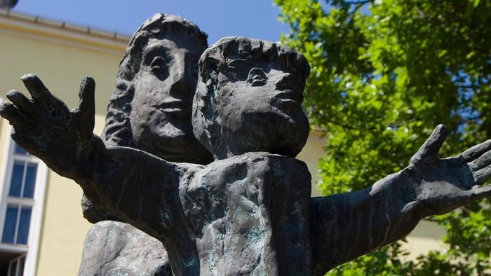 Statuen Marienkrankenhaus Kassel