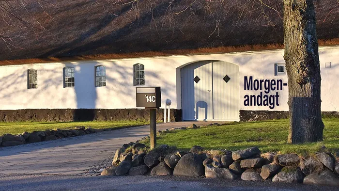 Blistrup Kirkelade med indgang Morgenandagt