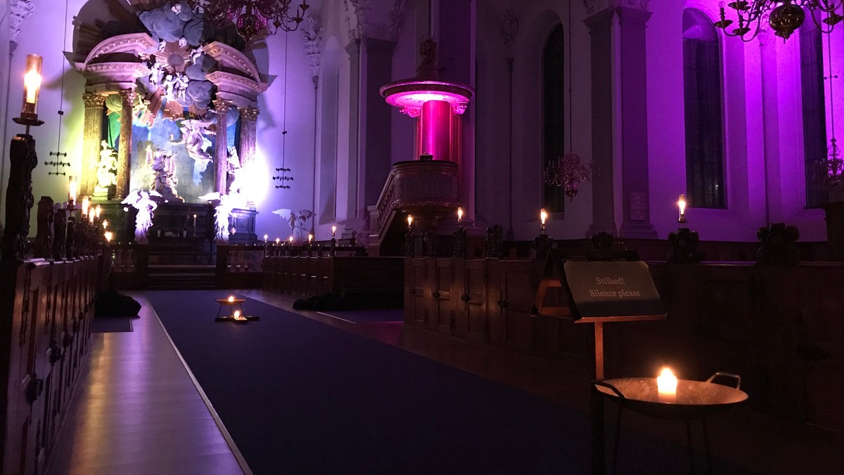 Natkirke v/ Finn Damgaard med stilhed og musik