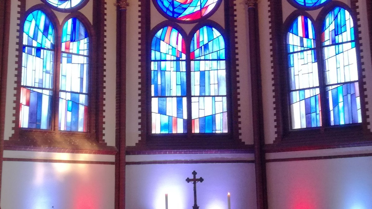Moderner Gottesdienst mit Anmeldung und Livestream