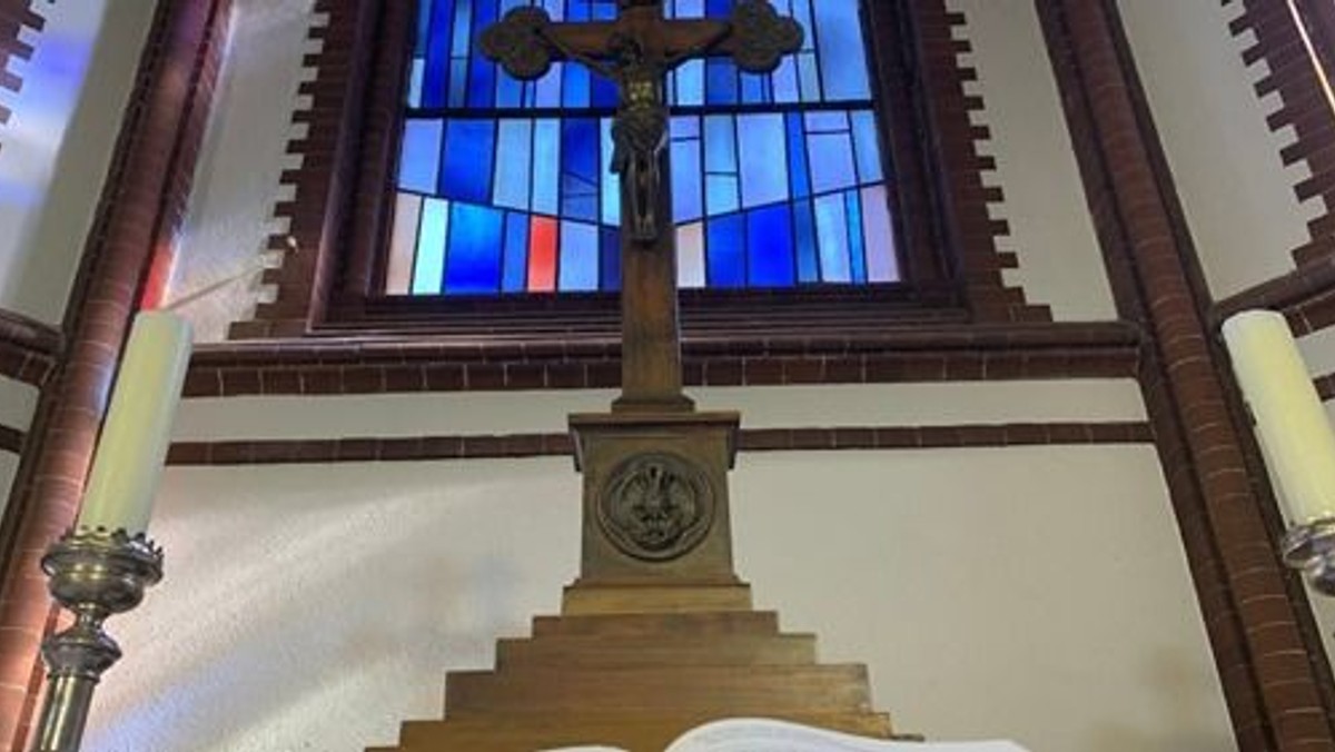 Moderner Gottesdienst mit Anmeldung und Livestream