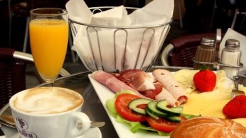 Frauenfrühstück in Emmaus