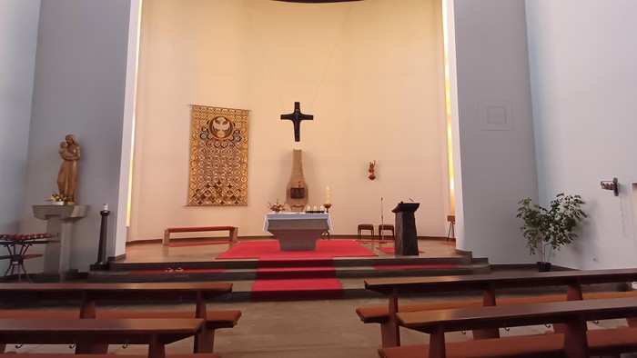 Kirche Maria Königin Innenraum