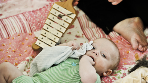 Babysalmesang 2-6 måneder