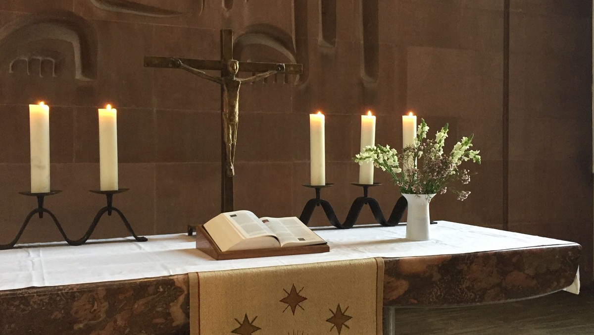 Offene Kirche an Pfingsten mit zwei kurzen Gottesdiensten um 10:15 und gegen 11:15 - mit Abendmahl