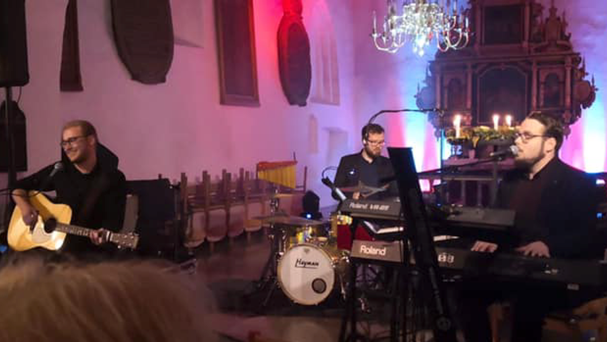FOLE KIRKE: Adventskoncert v. Lasse Sørensen trio - PLADSBESTILLING NØDVENDIG. Tryk på linket